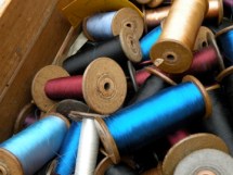 Threads at Sorgue Market